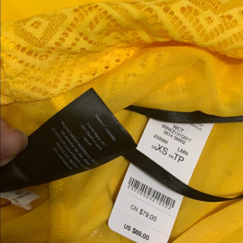 NWT bebe Lace Corset Ruffle Top in Yellow XS - Picture 6 of 7